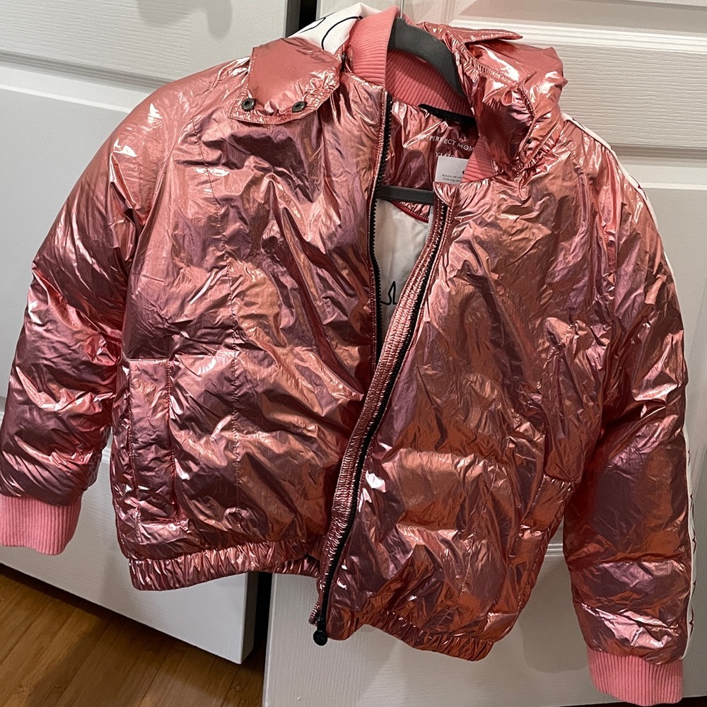 Perfect moment foil jacket size 14 youth pink. Can fit adult size small